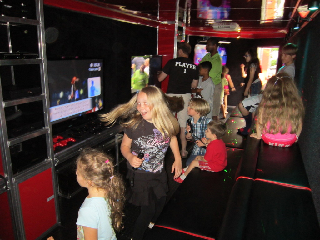 Girls or boys, they all love Galaxy Game Truck!